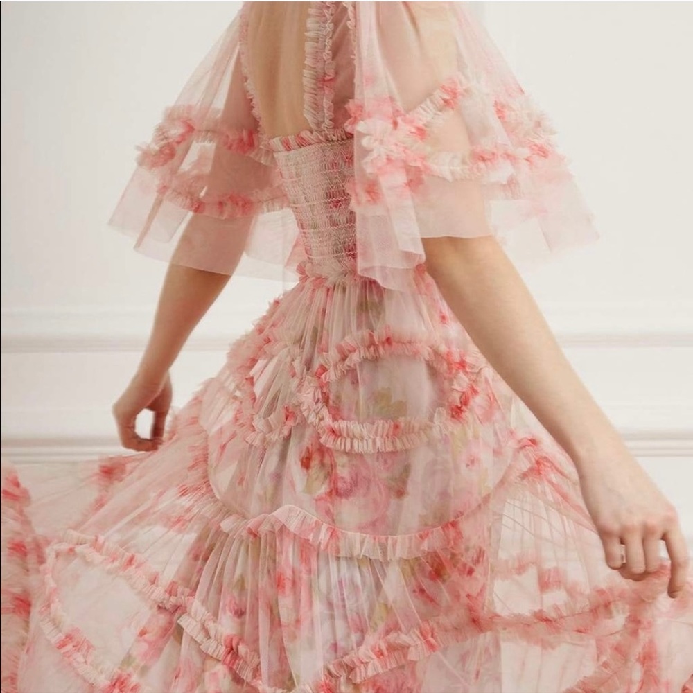 ISO Needle and thread gown size 8 - Picture 3 of 9